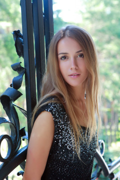 Lina Diamond Presenting | Download from Files Monster