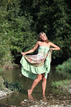 April - Sutileza | Download from Files Monster