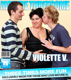 Violette V. (43) - Mature threesome | Download from Files Monster