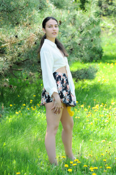 Cira Nerri - Summer Stroll | Download from Files Monster