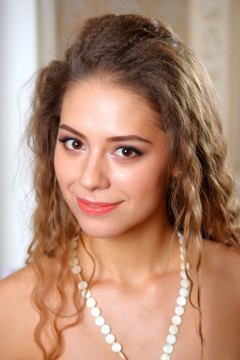 Olya Fey Chamae