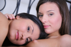 Izabelle A & Fidelia A - Slinekis