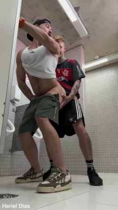Gym Bathroom Hookup Almost Went Wrong