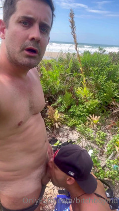 Lubrificando Minha Puta Pros Machos No Carnaval Em Floripa