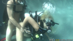 Hottie Learn To Dive Under Water
